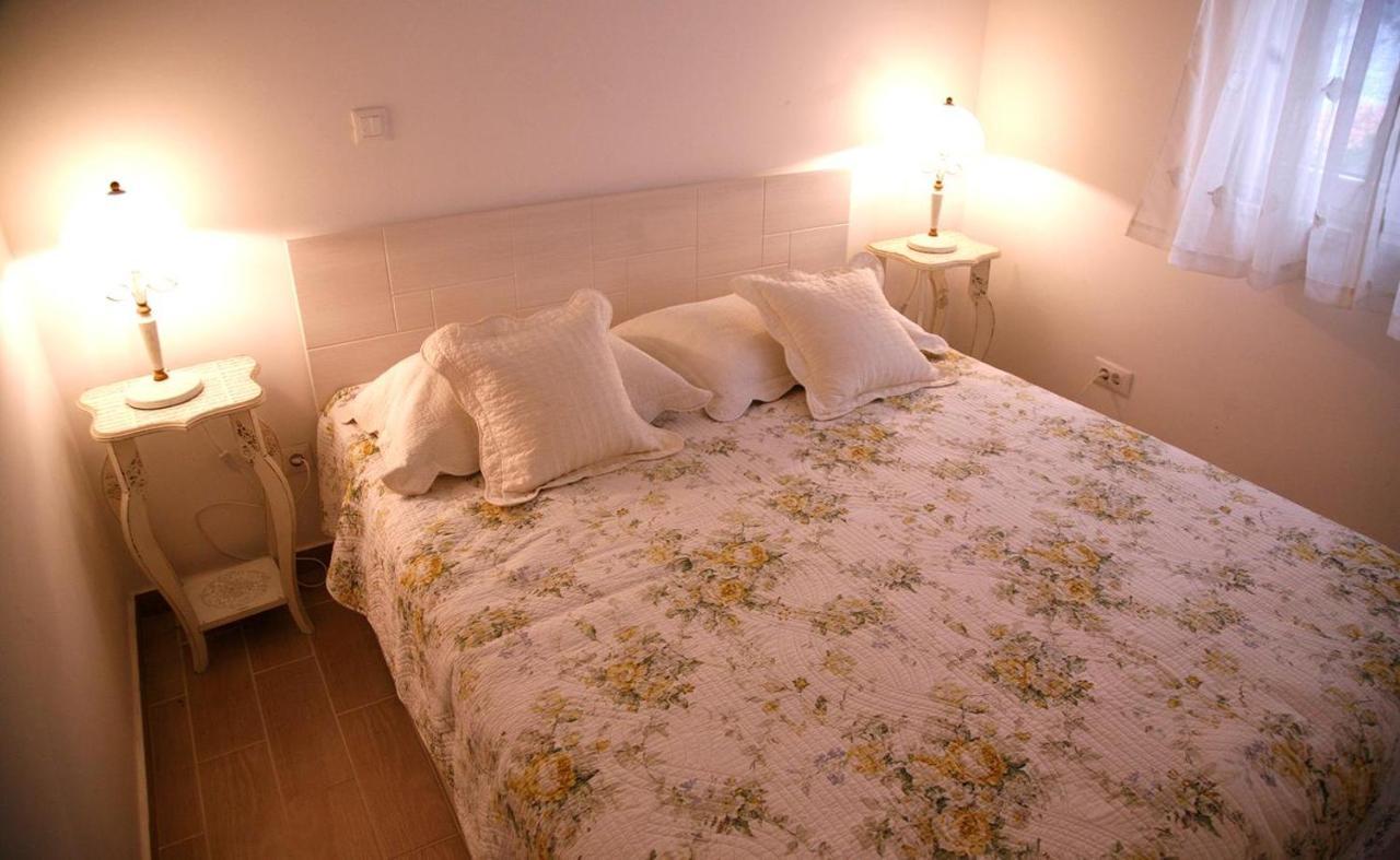 Apartments By The Sea Sevid, Trogir - 9125 Marina Exterior photo